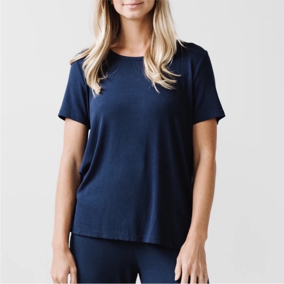 Cozy Earth Tops - NEW Cozy Earth Bamboo Short Sleeve Top Women’s Navy Small
